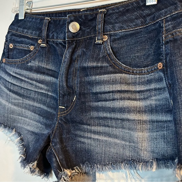 American Eagle Outfitters Blue Jean Shorts Frayed Hem Size 4 - Picture 2 of 6